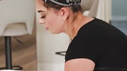 Sophia Burns, Little Puck - Moving In, Making Love 17 03 2025