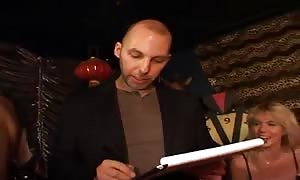 wild sisters are sharing these lengthy hard-ons between every totally different